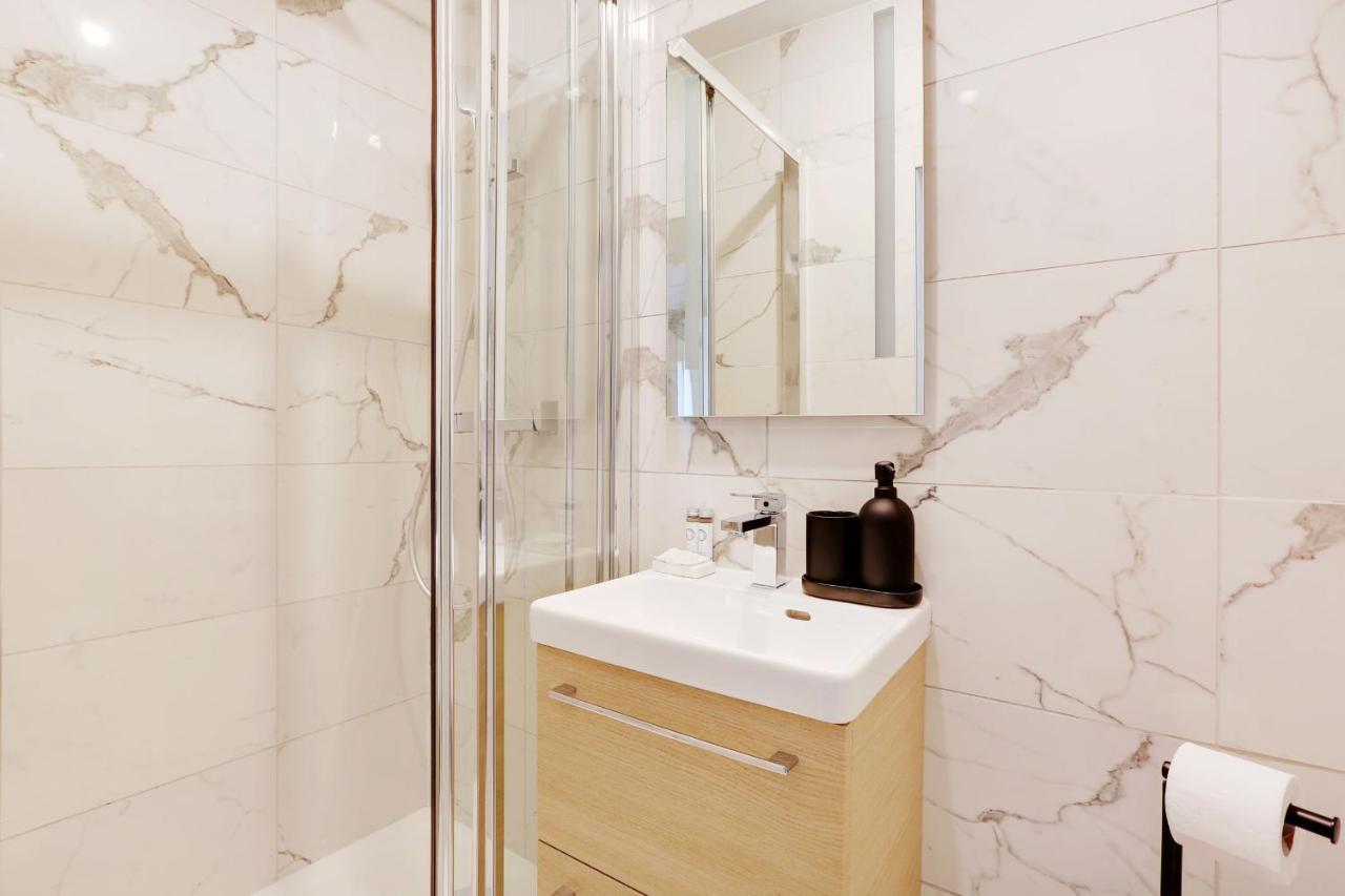 Homy Apartment 4P1Br Paris Luaran gambar