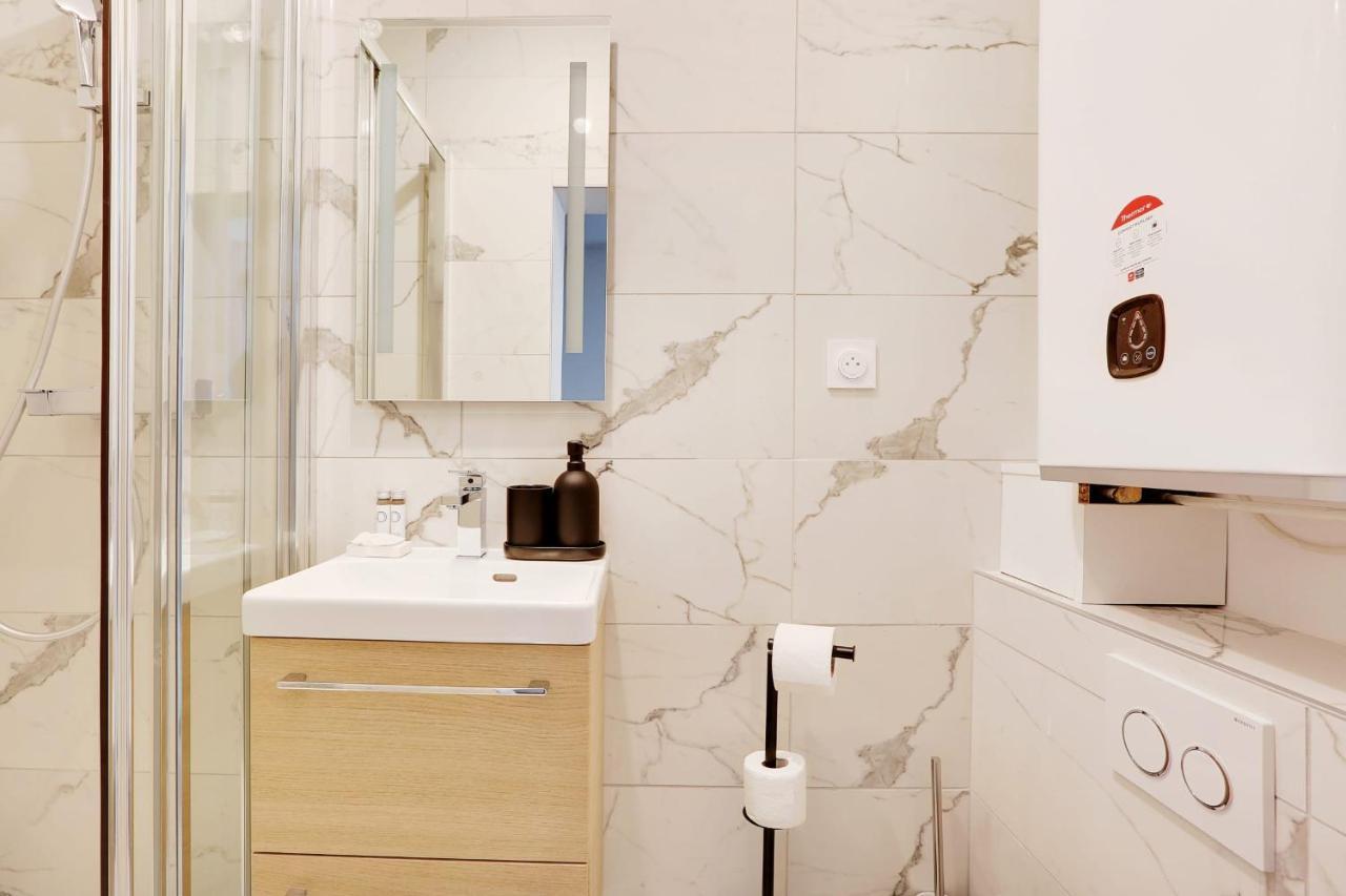 Homy Apartment 4P1Br Paris Luaran gambar